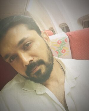 Arifin Shuvo Instagram - Off to lohu🩸🧿🙏🏽

#kolkata #dhaka #india #bangladesh #instadaily #dhakagram #work #passion #arifinshuvoo @chorkiofficial