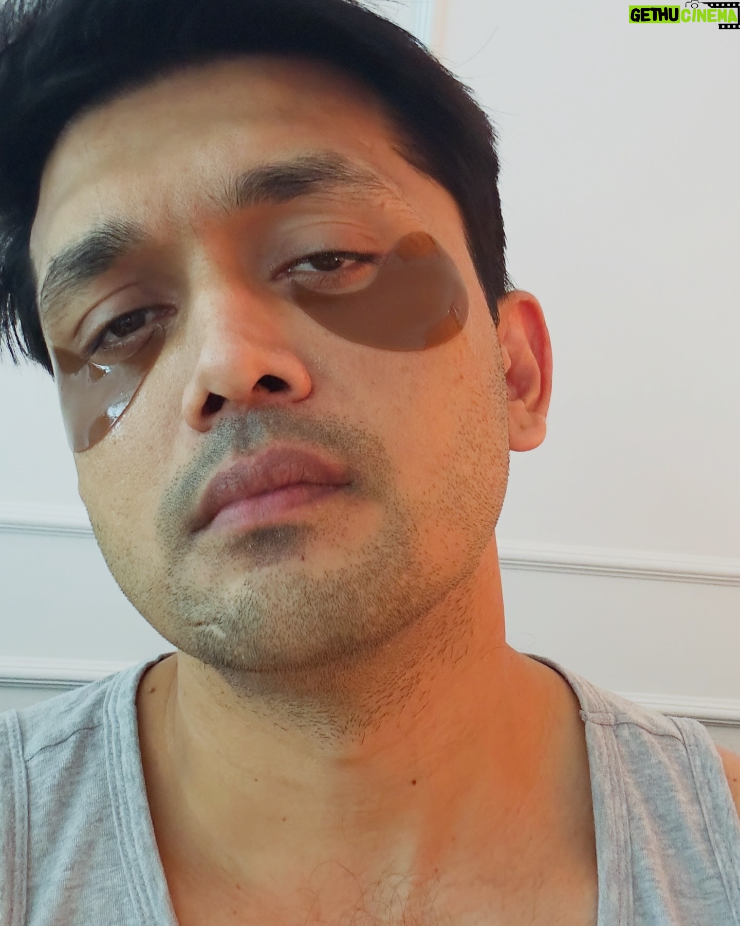 Arifin Shuvo - 8.1K Likes - Low BP = mejaj kharap weak nai kaj tou eye patch bedana saline netflix mejaj kharap.😭
Let me know amar r ki ki Kore mejaj kharap kora dorkar 😞