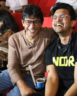 Arifin Shuvo Instagram - গত রাতে তুফান ঝড়ে 🌪️

@chorkiofficial @svfsocial @theshakibkhan @_raihanrafi_ @masumanabila @jf.oishee @chanchal_chowdhury