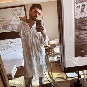 Arifin Shuvo Instagram - ❤️

#love #film #entertainment #showbiz #dhaka #bangladesh #travelphotography #instapost #friday #instdaily #arifinshuvoo