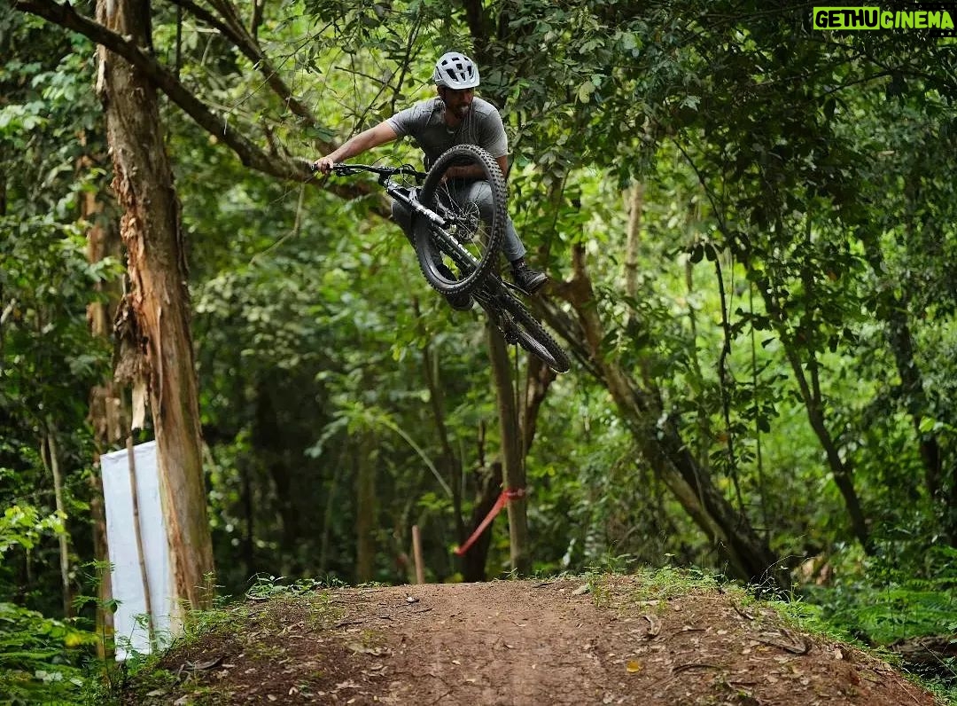 Ario Bayu - 1.9K Likes - Sepedaan kayaknya mantep #polygonbikes