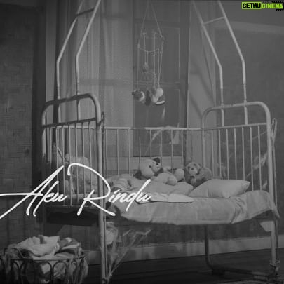 Ario Bayu - 4.8K Likes - A monochrome tale embraced with warmth for all viewers. Enjoy the Official Music Video 'Aku Rindu' on Isyana Sarasvati's Official YouTube channel.
Don't forget to tune in to 'Aku Rindu' on all your favorite digital streaming platforms!
#IsyanaSarasvati #IsyanaAkuRindu