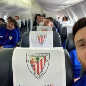 Aritz Aduriz Instagram - Xalalalalala... Athletic Club🎼 Vuelta a casa #koparenbila #biziametsa #AA20