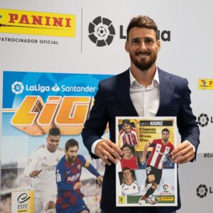 Aritz Aduriz Instagram - Un placer haber participado en la presentación del álbum de cromos de @paninicromos de @LaLiga. Agradecido por la invitación y por el bonito detalle que habéis tenido conmigo: mi paso por Primera resumido en un cromo, un tesoro ahora y siempre 🤩 Eskerrik asko! panini #compartetupasion #cromos #coleccionismo #laliga⚽