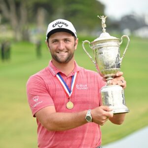 Aritz Aduriz Instagram - RAHMBO!!!! 🙌🏻🙌🏻🙌🏻

Zorionak @jonrahm, zure lehen Major! Beste askotako lehena. Merezita. #USOpen 

Congratulations @jonrahm. The first of many! #USOpen