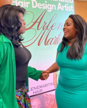 Arlene Martin Instagram - Blessings all around me… My God! Thank you to all who came out to be inspired tonight! No words can express the amazing spirit that was in this room! Thank you! #BlessedForever