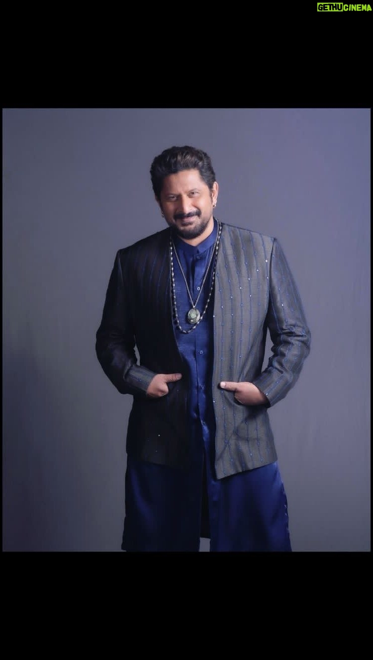 Arshad Warsi - 97.8K Likes - Always set to hit the set of Jhalak Dhikla jaa ⦠show me what you got babyā¦.
Styled by: @prynkamundada
Accessories: @sangeetaboochra
#JhalakDikhlajaa @mediavantage