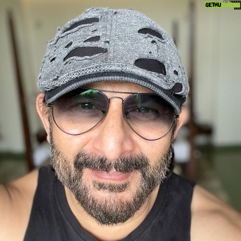 Arshad Warsi - 38.8K Likes - Mera sar phat raha haiā¦šš