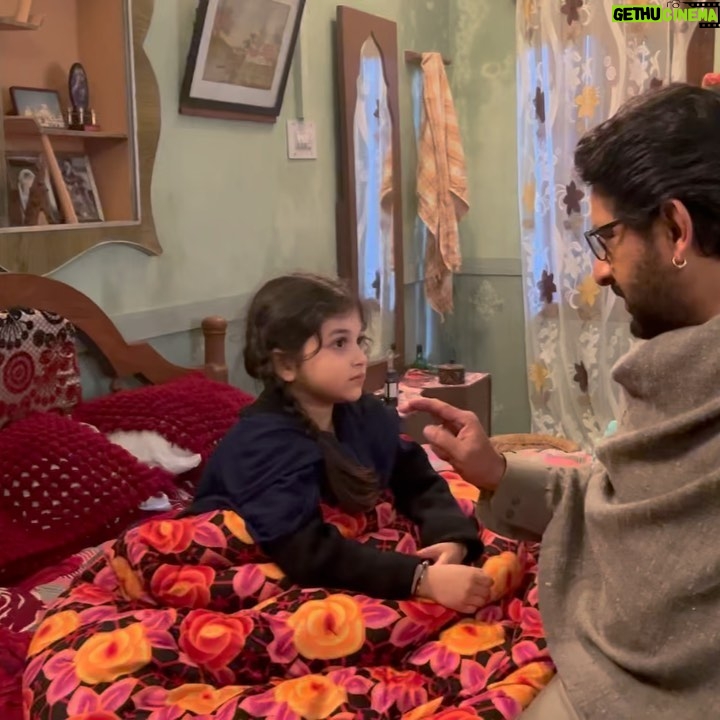 Arshad Warsi - 49.2K Likes - This is how I put my adorable co-star Kiara to sleepā¦