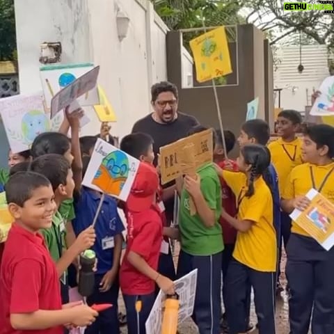 Arshad Warsi - 46.7K Likes - An adorable start to my morning in Goa
#eachoneteachone