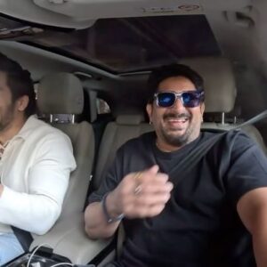 Arshad Warsi Instagram - Hey guys, welcome back to another episode of ‘Long Drive With Faisu’ aaj hamare guest hai, unki comic ki jawab toh pura Bollywood de sakta hai, lekin jab yeh thriller series karte hai, pura Bollywood inka fan hojaata hai! Presenting Comedy ka Circuit @arshad_warsi toh chalo ek entertainment bhare Long Drive pe!