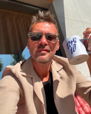 Artem Milevskyi Instagram - Dorogie Kiyane!!i kto projivaet v lubimom meste na zemle!!!З dnem Kyiva ♥️♥️♥️