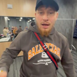 Artem Reznikov Instagram - Это был крутой вечер💪🏻. Слава Богу все закончилось в нашу пользу. Хочу поздравить своего друга Саню @tigersarnavskiy с победой и так же пожелать @muhammad_sulumov здоровья и скорейшего возвращения в клетку! Это был очень крутой бой на встречных курсах. Так же сказать спасибо @kamilgadzhiev за то что принял этот спор и тем самым думаю привлекли внимание публики и дали этому бою немного дополнительного хайпа!