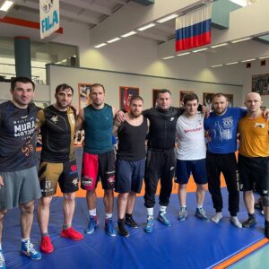 Artem Reznikov Instagram - Первый этап подготовки к бою начался 💪🏻! @withallmight86 @zaurbek_sidakov @team_khaliev_official_ @tigersarnavskiy @andrei_valiev_15 @kardanov_ermak @max_divnich @vladislav_valiev