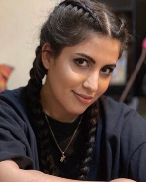 Artemis Pebdani Instagram - RP • @centerforhumanrights Journalist Maryam Vahidian has been ordered to appear at Branch 26 of the Revolutionary Court in Tehran on April 18 to be tried on the charge of “assembly and collusion against national security" for doing her job as a reporter. 

#MahsaAmini #IranProtests #Iran #WomenLifeFreedom #StopExecutionsinIran #JinJiyanAzadi #IranRevolution #IranProtests #Mahsa_Amini #مهسا_امینی
#مریم_وحیدیان
