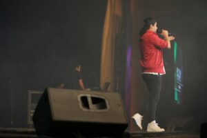 Artin Shahvaran Instagram - اگر به وقت كشى قناعت كنيد، وقت خيلى زود شما را خواهد كشت

Photo by: Mohammad Talebi

#concert #iranconcert #iranmusic #persianmusic #artinshahvaran #kishisland #kishconcert #puzzleshow
