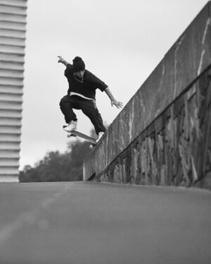Arto Saari Instagram - Congratulations @tompenny for being inducted to the @skateboardinghalloffame !!! 🙌🙌🙌 @flipskateboards