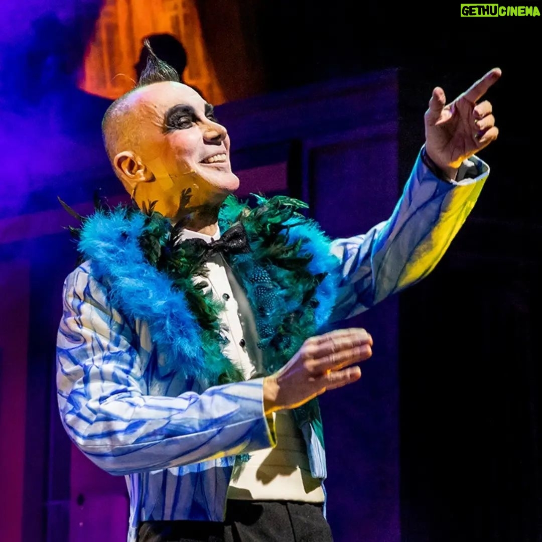 Arturo Brachetti - 717 Likes - @cabaret_ilmusical è uno spettacolo forte, nel vero senso della parola. Come le emozioni che provo ogni volta che salgo sul palco di tutti i teatri italiani in cui siamo già stati e di tutti quelli in cui saremo. 😍
Credits: F COMMUNICATION
#arturobrachetti #cabaret