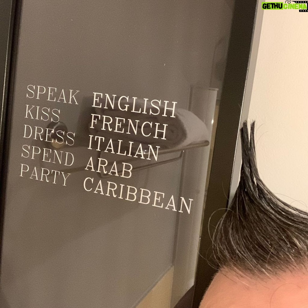 Arturo Brachetti - 1K Likes - With these skills, success is assured 🤪 What do u think about it?
#arturobrachetti #thelegendofquickchange
#skill #saying #quotes #funny