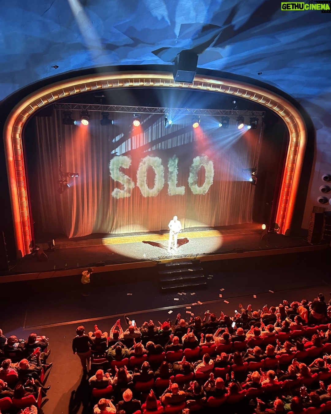 Arturo Brachetti - 542 Likes - #SOLO atterra in Spagna ❤️💛
Muchas gracias amigos españoles y @teatrevictoria, estoy encantado de estar aquí!
Barcellona, da oggi fino al 9 giugno 👉🏻 link in bio!
#arturobrachetti #SOLOBrachetti #quickchangeartist #SOLOEspana