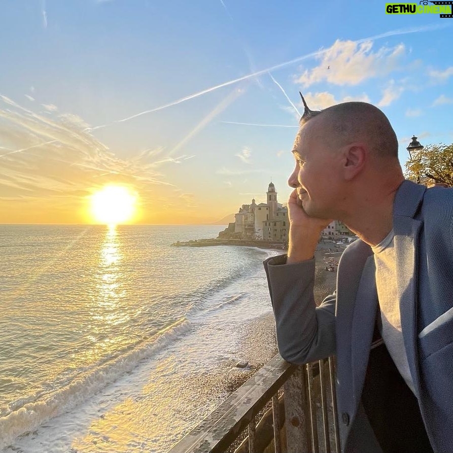Arturo Brachetti - 1K Likes - Quello di Camogli è un tramonto che non dimenticherò 🌅
Qual è il tramonto che vi ha cambiato la vita?
#arturobrachetti #brachetti #sun #camogli #sunset