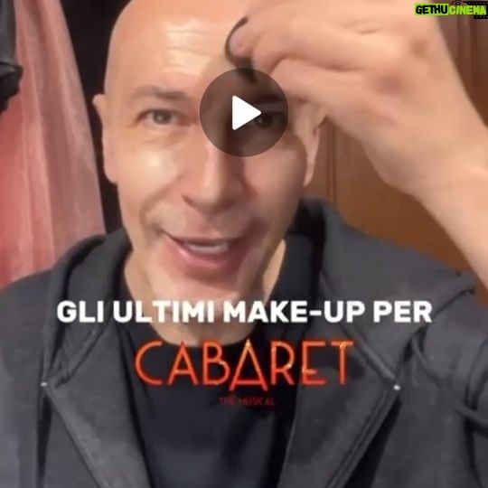 Arturo Brachetti - 768 Likes - Eccomi qui, con gli ultimi trucchi per Cabaret. Questo meraviglioso viaggio sta per terminare 🌟
Grazie a tutti quelli che ne hanno fatto parte 👏🏻👏🏻👏🏻😍. Sono ancora a Napoli, al Teatro Diana fino al 25 febbraio!
#arturobrachetti #cabaretilmusical