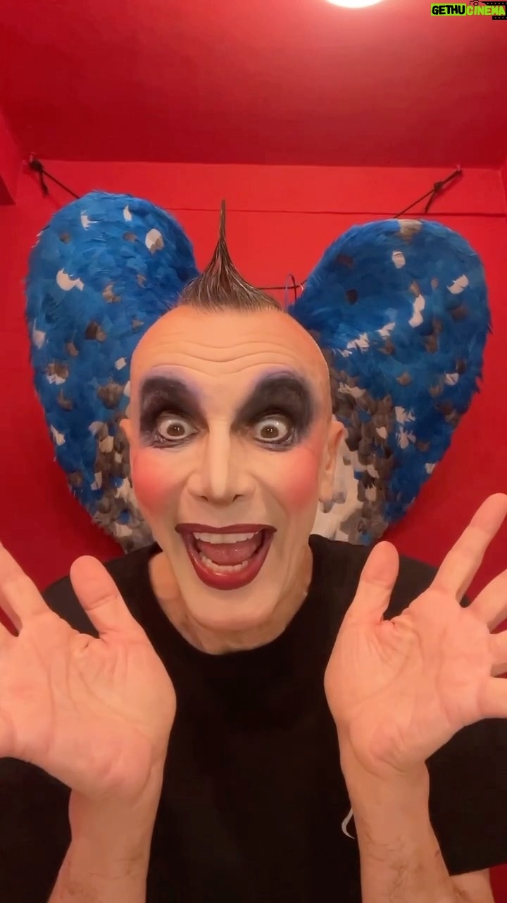 Arturo Brachetti - 0.9K Likes - La mia sessione di trucco per Cabaret in meno di un minuto.
Non ci credete? Vi stupirò, anche questa volta ✨
Da questa sera fino al 12 novembre @cabaret_ilmusical sarà a Roma, al @teatrobrancaccio e poi in tour in altri teatri italiani.
#arturobrachetti #cabaret #makeup