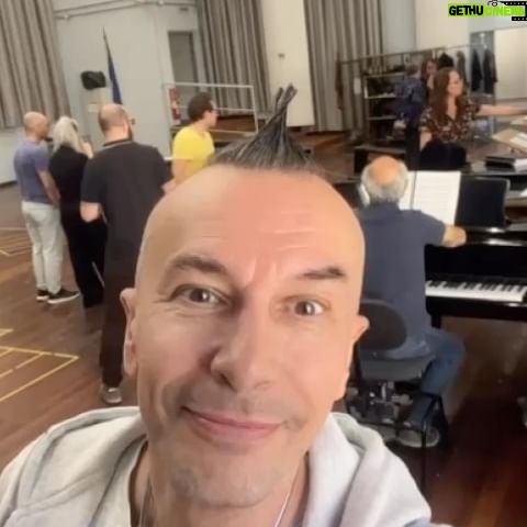 Arturo Brachetti - 431 Likes - Parte una nuova avventura al @teatroregiotorino! Curiosi di sapere quale personaggio interpreterò?! 🤪
#arturobrachetti