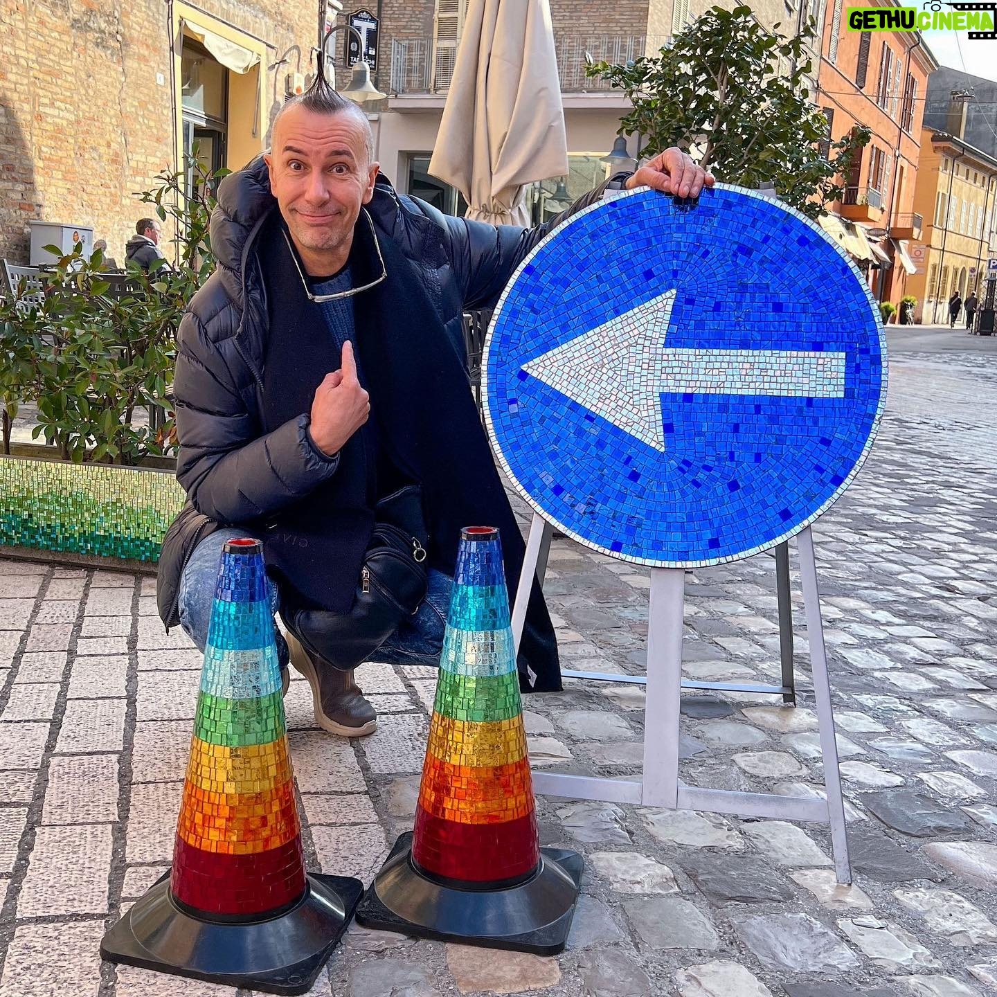 Arturo Brachetti - 1.4K Likes - A Ravenna i mosaici sono proprio dappertutto!😍🤩
#arturobrachetti
#ravennamosaici