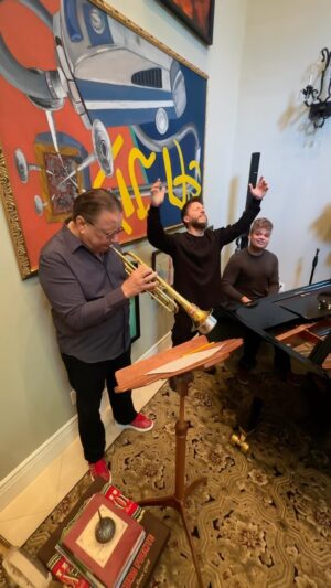 Arturo Sandoval Instagram - Sharing music with great friends is the most beautiful gift! God is good! 🎹 🎺 🎤 happy new year guys!! Much love!! @noelschajris @arturo_sandoval_arocha #siemprelosupe by Noel Schajris