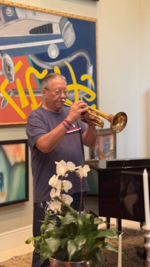 Arturo Sandoval Instagram - Just checking after being practicing.#arturosandoval #trumpet #trumpeters #trumpeteplayer #california #artistas #instruments #reelsviral