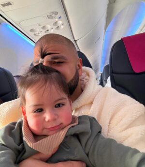Artyom Kacharyan Instagram - My yummy🍩✈️