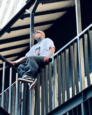 Artyom Pindyura Instagram - весна в городе! птицы вернулись домой
