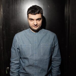 Artyom Vinokur Instagram - Листайте вправо и @artemvinokur расскажет вам про «Эффект Швепса», с которым вы наверняка сталкивались😎

#решалы #эффектшвепса
