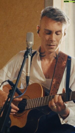 Asaf Avidan Instagram - “The Golden Calf” from In A Box III. Out now on YouTube & all streaming services.
Violin: Valentina Del Re
Viola: Elena Favilla
Violin: Ilaria Immacolata Metta
Cello: Kyung Mi Lee
Back Vocalists: Alexandra Moshe, Shelly Archer