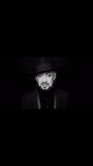 Asaf Goren Instagram - You may not know.. but me and the legend @boygeorgeofficial created this beautiful song 3 years #rainbowinthedark