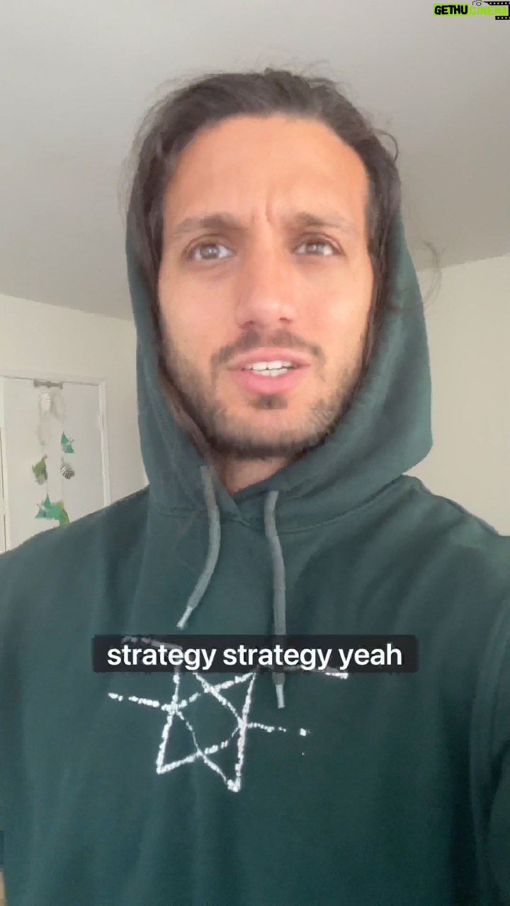 Asaf Goren - 460 Likes - Should o make an online course on how to make it on TV?
Been on reality TV shows in 3 different countries 3 different languages ! It’s crazy 😂😂😂😂😂😂 king of reality for real.