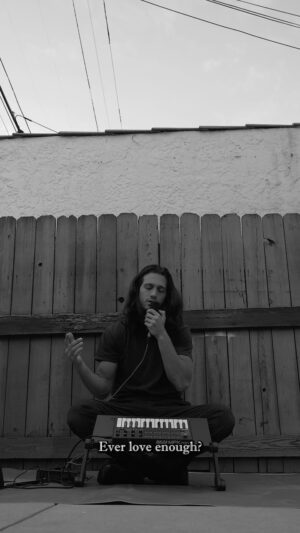 Asaf Goren Instagram - Since October I’m not the same. I feel free. Free to be sad , yes it feels good to get likes and followers and all that. But I realize that I make music and share it because this is the gift the I want to bring from myself to the world🖤

#musicproducer #breaking #sad #bboy #newsong