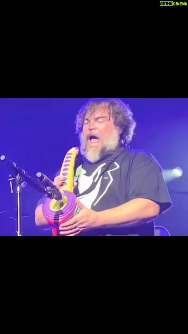 Asaf Goren - 830 Likes - Do you think @jackblack knows who thereallisaann is?
#jackblack #remix #remixonreels