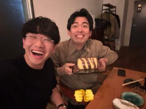 Asei Miki Instagram - ハマジュンが結婚のお祝いにケーキくれた！
ありがとうな！

#👊👊
#カベポスター