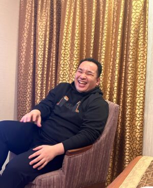 Asei Miki Instagram - 宮城と長野のDENDOツアーの思い出は、
内海さんが僕の部屋に来て、AVのめっちゃエロい話してきたことです。
#内海さん