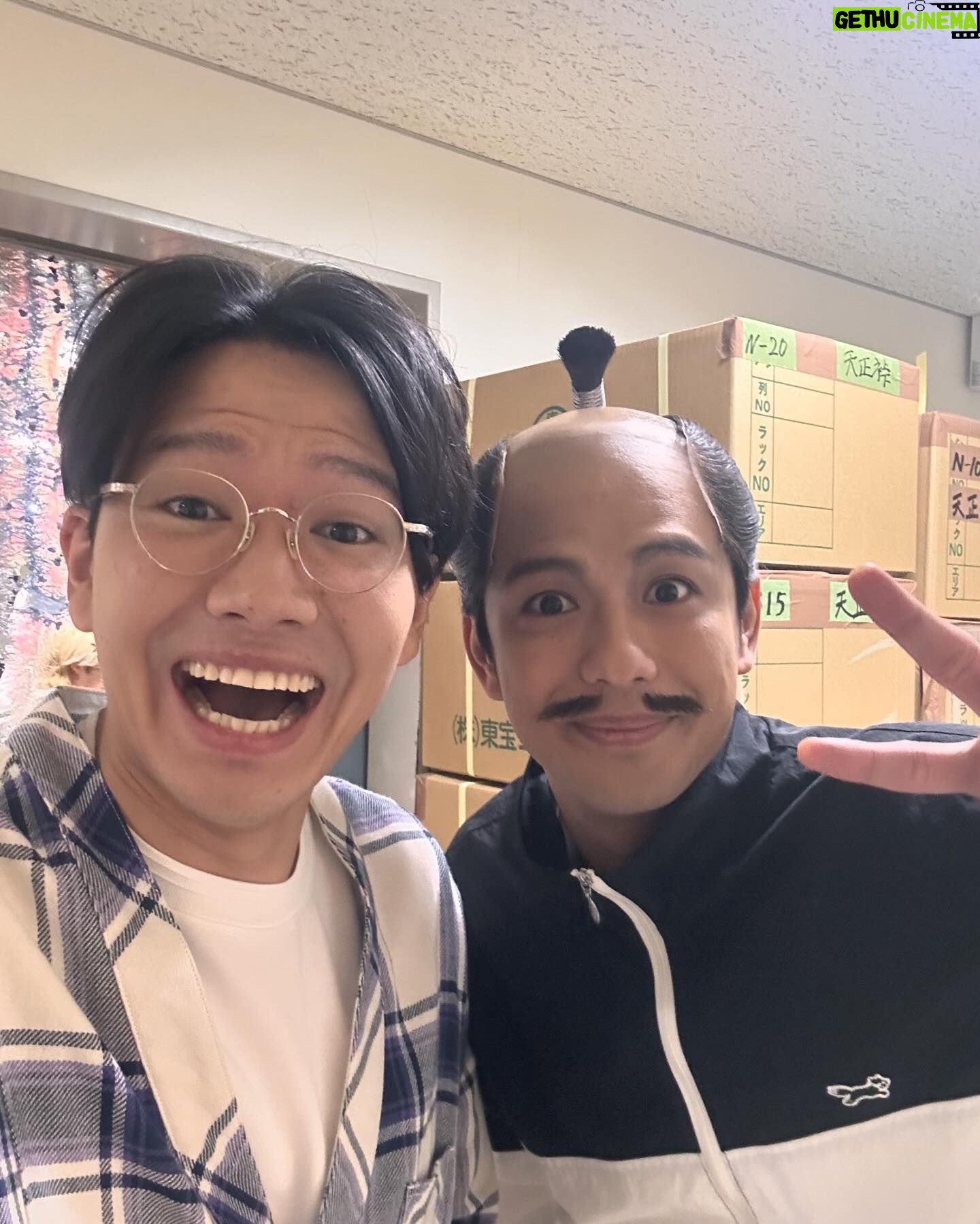 Asei Miki - 8.8K Likes - 先日、NHKをフラフラしてたら「どうする家康」の徳川秀忠さんに遭遇。
徳川秀忠さんはめちゃくちゃ気さくな方でした。
#森崎ウィンくん
#久しぶりにお会いできてうれしかったです