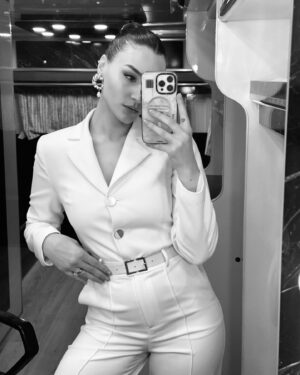 Asena Girişken Instagram - Şundanbundanoradanburadan.