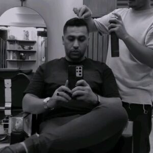 Ashkan Darvishi Instagram - .
هولدینگ یا ولینگ؟!!
تا فردا یکی دو بازیکن استقلال میرن پرسپولیس!😡😡👊
و چند بازیکن هم که گفتن گرونه!!!
خجالت بکشید
#استقلال #پرسپولیس #نقل_و_انتقالات 
#esteghlal