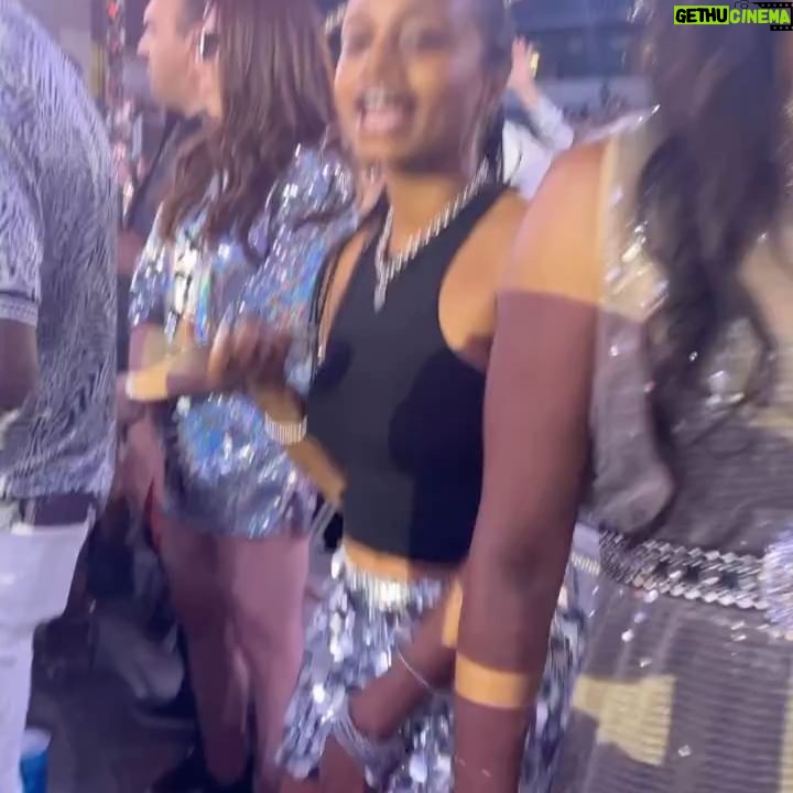 Ashley Calloway - 1.3K Likes - Club Renaissance🪩 An Experience!
Beyoncé 🐝 I love you, thank you! We are forever grateful 🙌🏾