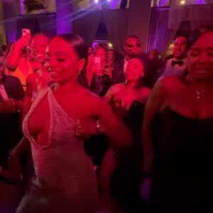Ashley Calloway Instagram - Just a week ago!✨❤️ #AtoZ23 was too lit🔥
Thank you to @designer_elijah_ & @goldenkendoll for making me feel so beautiful!!💕