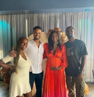 Ashley Calloway Instagram - Life Lately☺️

NYC was a vibe🔥
Gaven & I are Godparents🤣
Sister vibes always in effect💁🏾‍♀️
Moderated a TV panel❤️
Mama is on Broadway🥰
Strike over & RAP SH*T is back🙌🏾
Best time with family & friends💕
ColorCreative Productions🎬