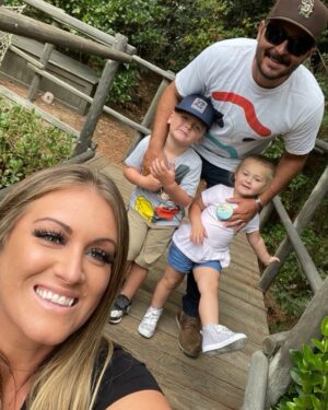 Ashley Davies Instagram - Happy Father's Day, Dear Face! I am so thankful I get to call you my business wingman, father of our babies, husband, and best friend. ❤️ @awdavies87 

#fatherday #dad #dadoftheyear #bestdadever #bestfriend #businesspartner #thankful #familytime
