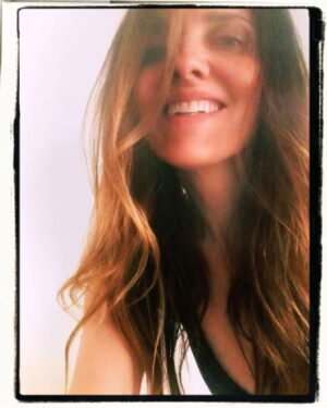 Ashley Laurence Instagram - Wishing everyone a beautiful weekend ✨🕊️🩵
