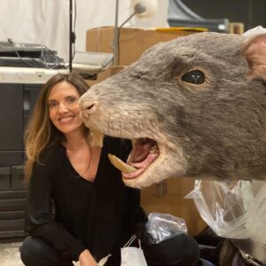 Ashley Laurence Instagram - Chillin’ with my friend “Ratger Hauer” on the set of the NEW @CreepshowTV episode 'Pesticide', directed by Greg Nicotero! 🎉🐀🕷🪳

Stream it NOW on @Shudder! 👈🏼💀

, 

. 

. 

#horrormovies #horrorclub #horrorfilm #horrorfilms #horrormovie #horrormovies #horrorgeek #horrornerd #horrorjunkie #horrorfan #horrorfans #horrorlife #horrorgram #instahorror #horrorfamily #horrorobsessed #ilovehorror #horrorfam #horrorlover #horror #hellraiser